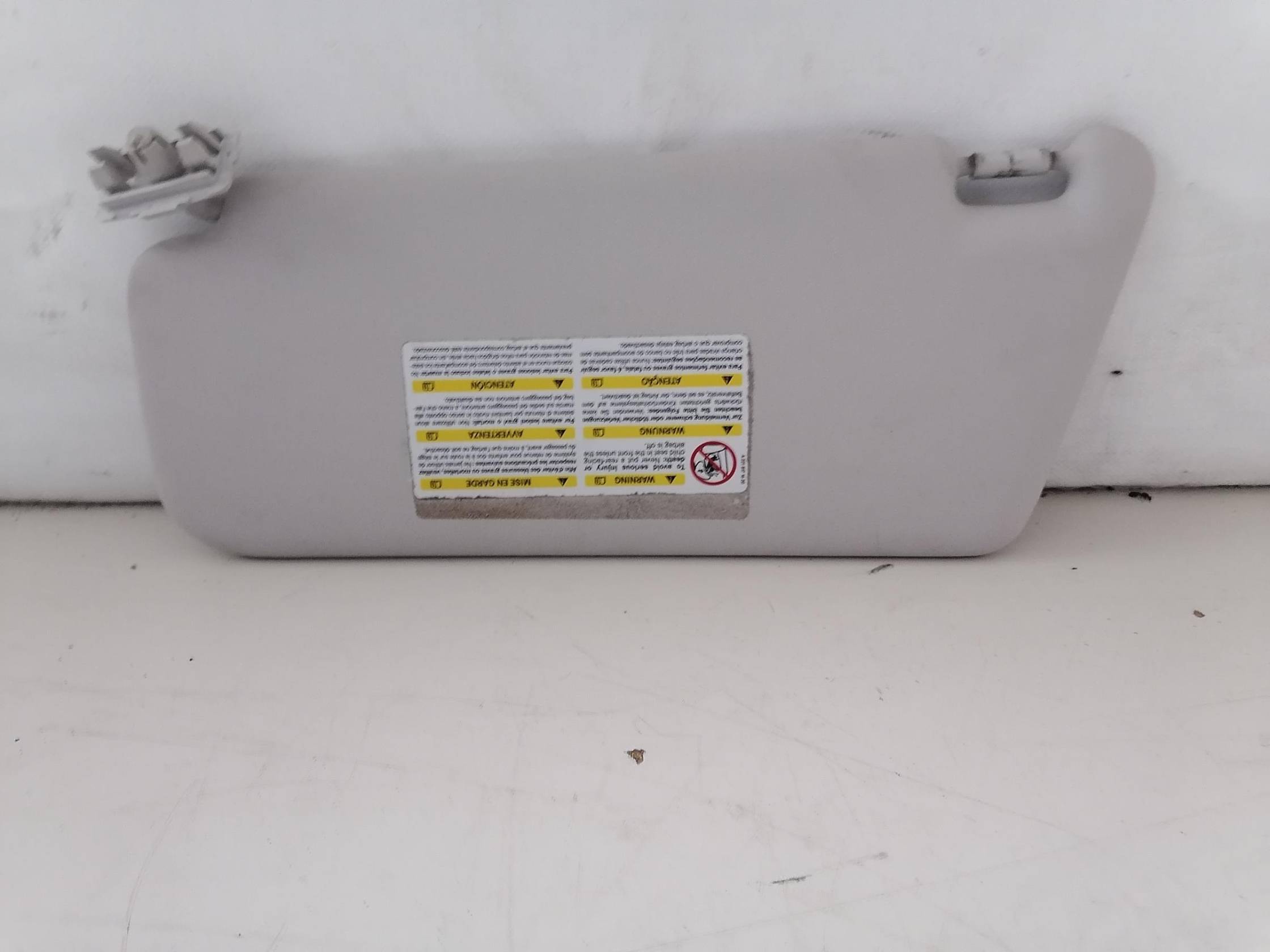 Aletta parasole parabrezza dx.